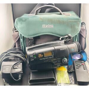 Sony Handycam CCD-TR66 Video8 8mm Camcorder Bundle NEW Battery & Charger TESTED